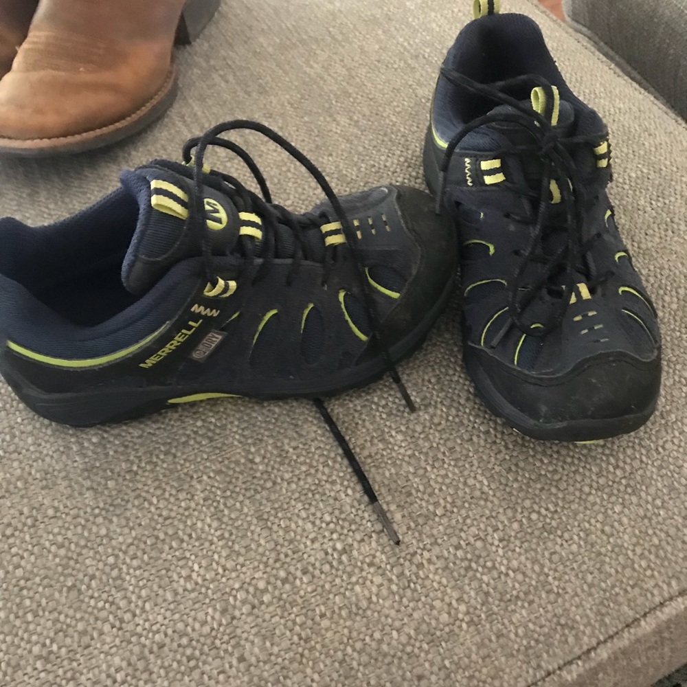Merrell Boys size 1
